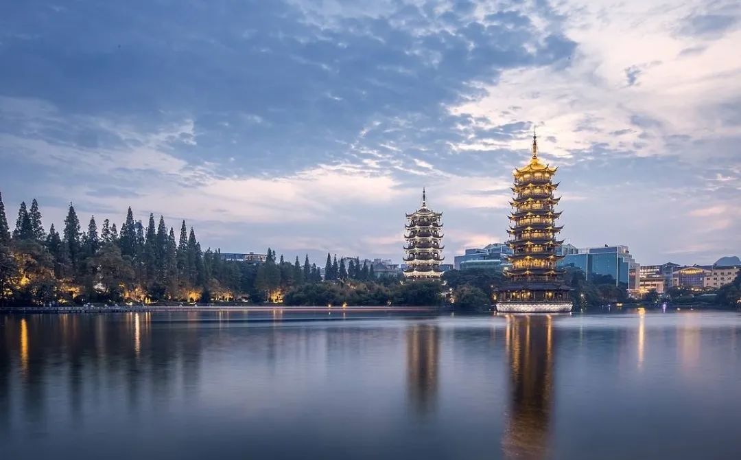 桂林山水甲天下的画卷怎么描写,桂林山水甲天下江南风光美如画