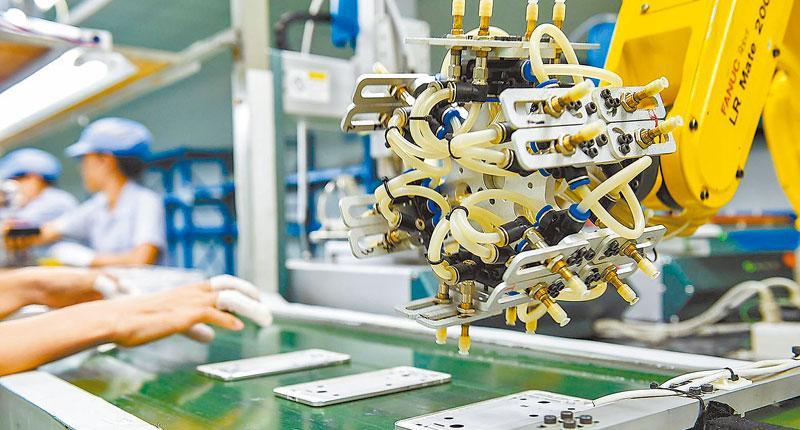 iPhone用中国零件，干翻日本手机地头蛇，苹果：脱日本化