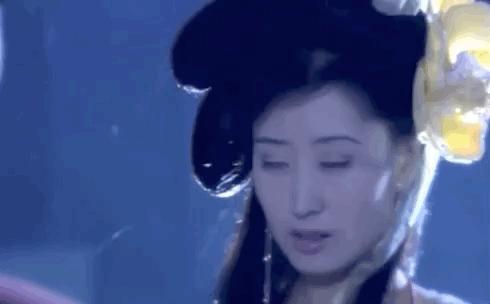 休夫复出，44岁爆红，宝藏姐姐中年叛逆记