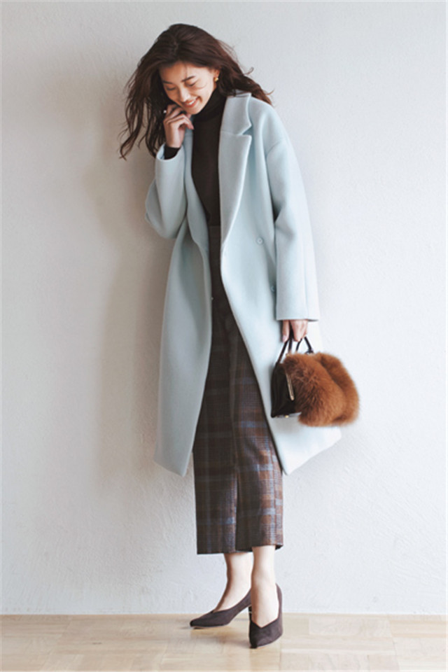 秋冬氛围感大衣深驼色,廓形中款米色大衣