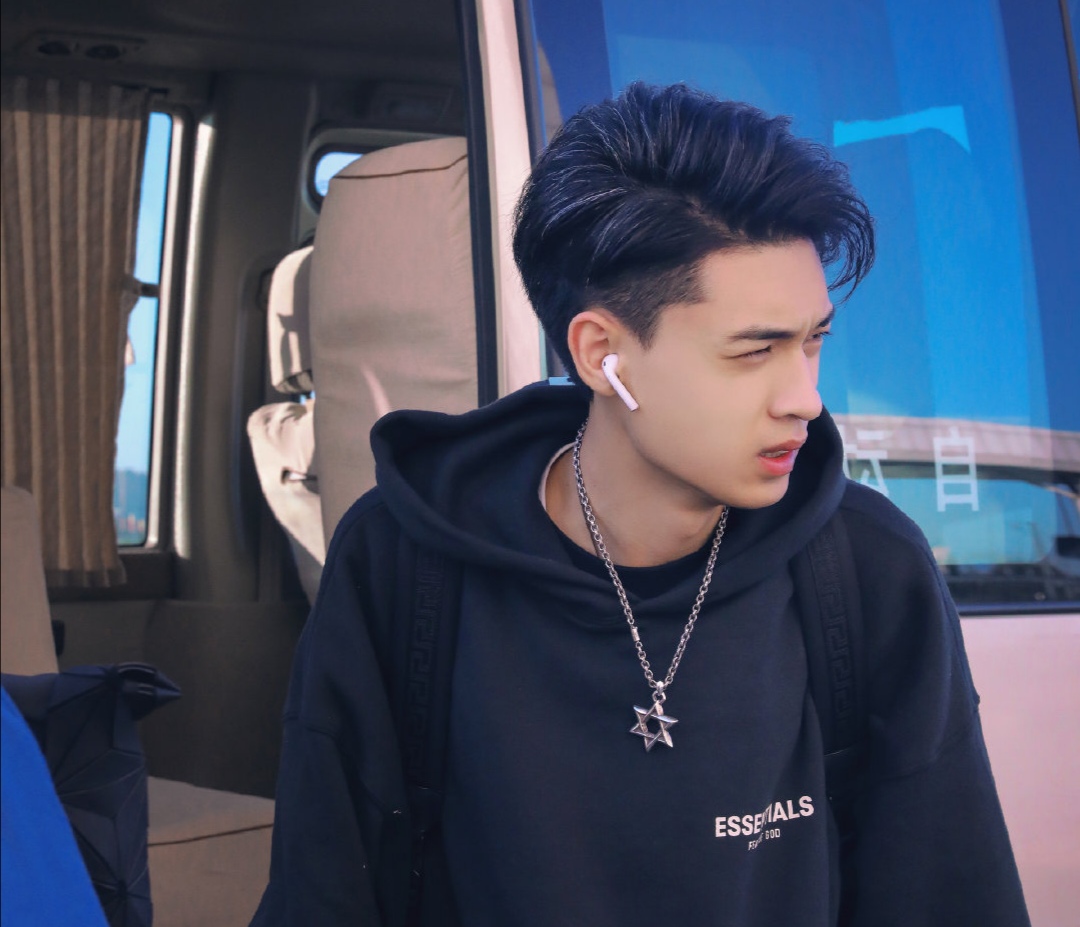 秦霄贤什么时候会再次直播,秦霄贤直播夸baby漂亮