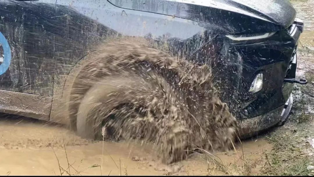 变形金刚雪佛兰创酷,雪佛兰开拓者泥巴