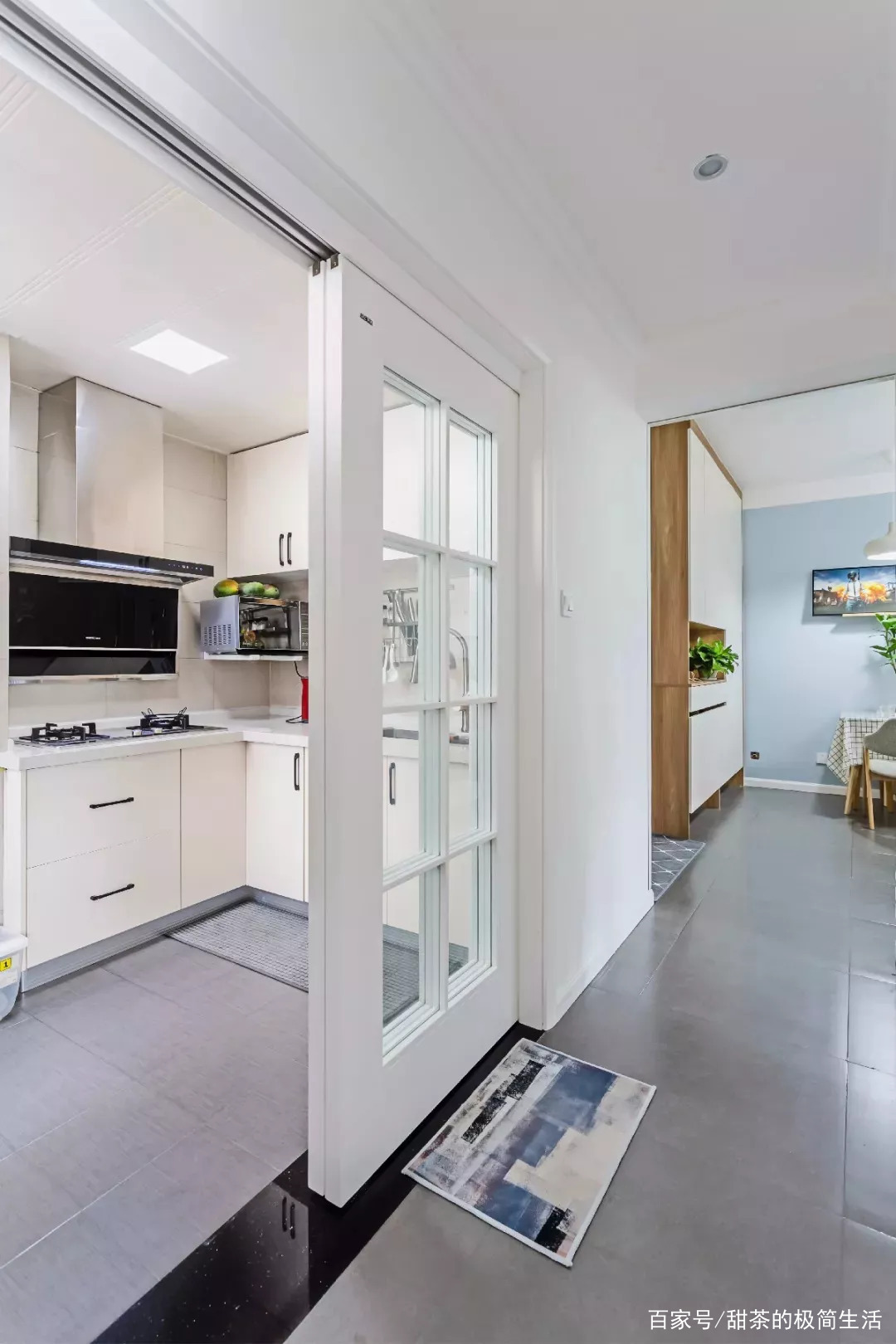 现在流行的玻璃隔断效果图,小户型打玻璃隔断是个好主意吗