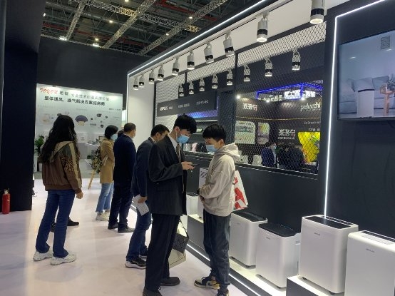 AIRPLUS艾普莱斯*湿机除**成2021上海AWE展会家电黑马