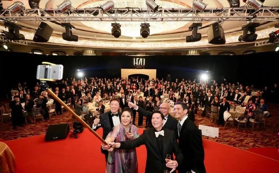 李小龙传奇最后他跟谁结婚了,李小龙的两位红颜知己