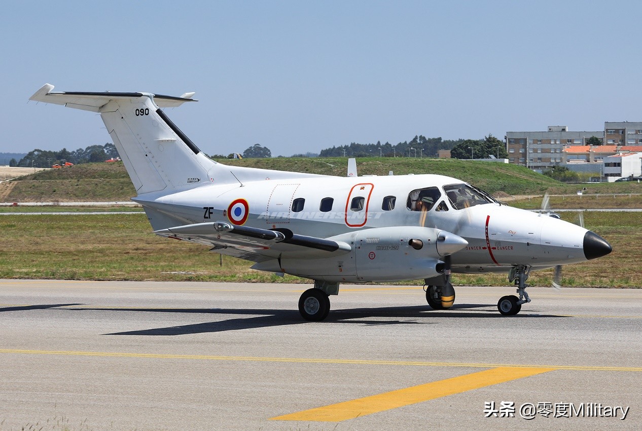 世界空军海军陆军,法国勒图贝空军基地