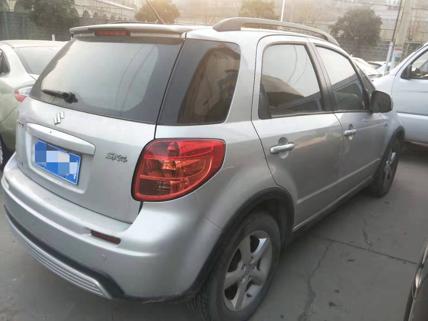 2万能买哪年铃木天语sx4,铃木天语sx4高配和低配区别在哪里