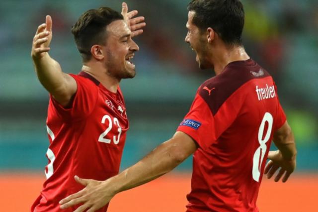 瑞士梅西沙奇里梅开二度,利物浦曼联沙奇里梅开二度