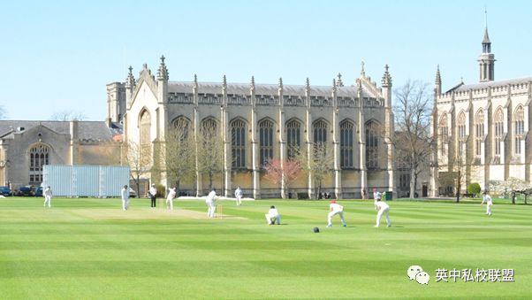 英国私校阿伯茨布罗姆利学校,英国切尔滕纳姆女子学院