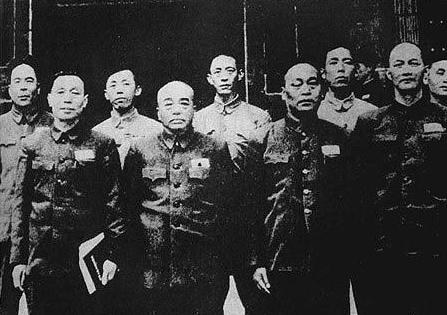 1952年朝鲜战事正紧，彭德怀不回国治病，陈赓向中央“告他一状”