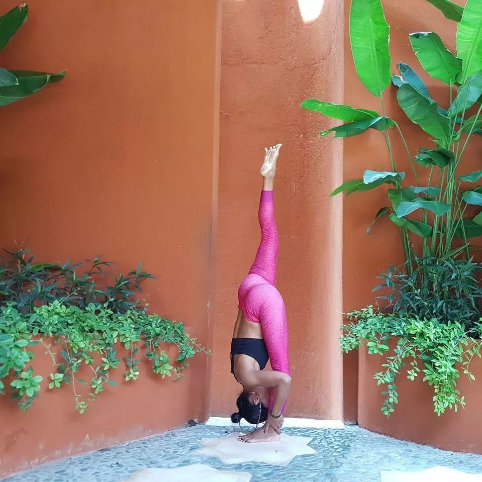 预防冬日“老寒腿”，瑜伽教你几招，双腿美丽还暖和