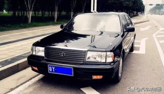 皇冠和雅阁哪个更值得入手,9万皇冠