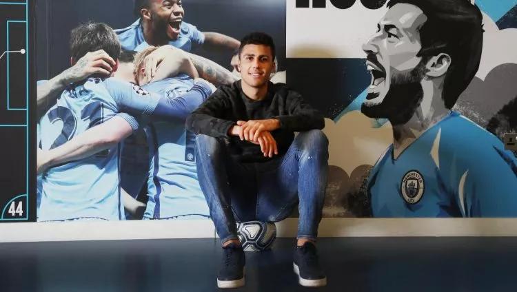 社交媒体和奢侈生活？罗德里忙于学习商业