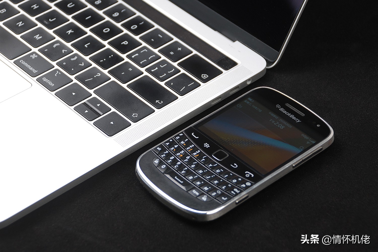 黑莓9900键盘亮了开不了机,黑莓9900光学触摸板