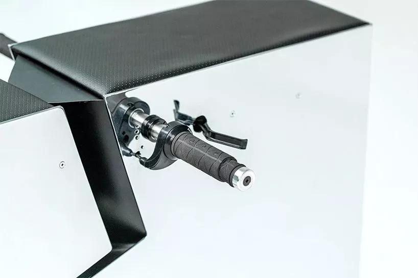 一辆能“隐身”的摩托，停路边贼都找不到