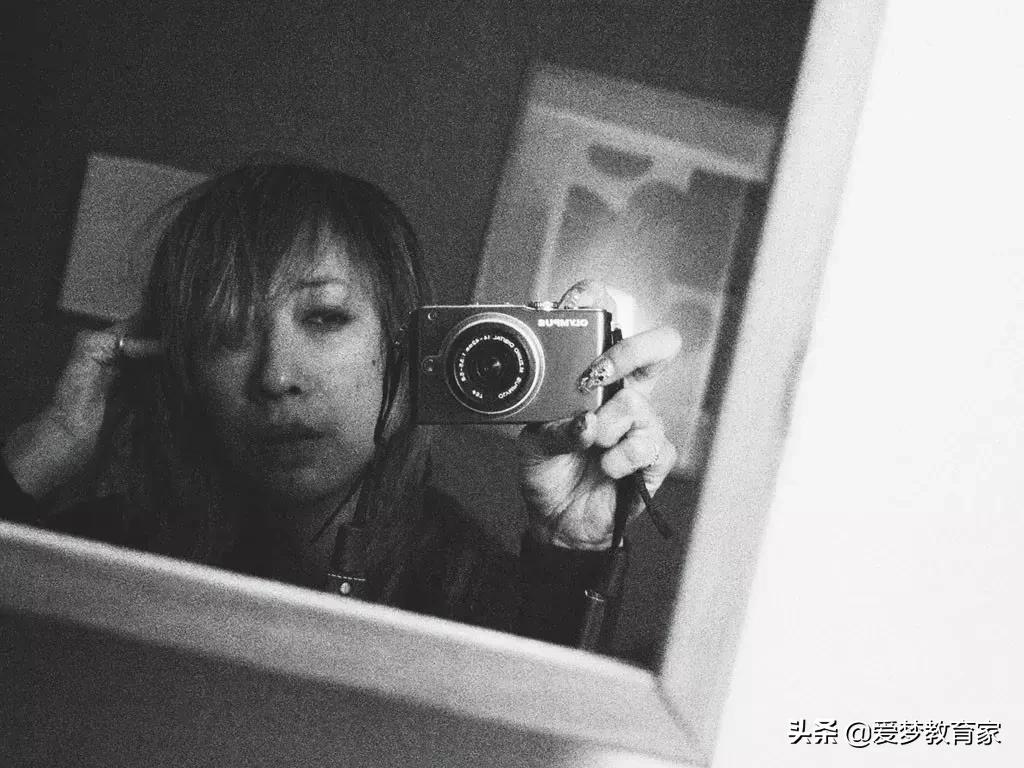 亚洲最狂野女导演，一年出3部新片，半个演艺圈为她站台