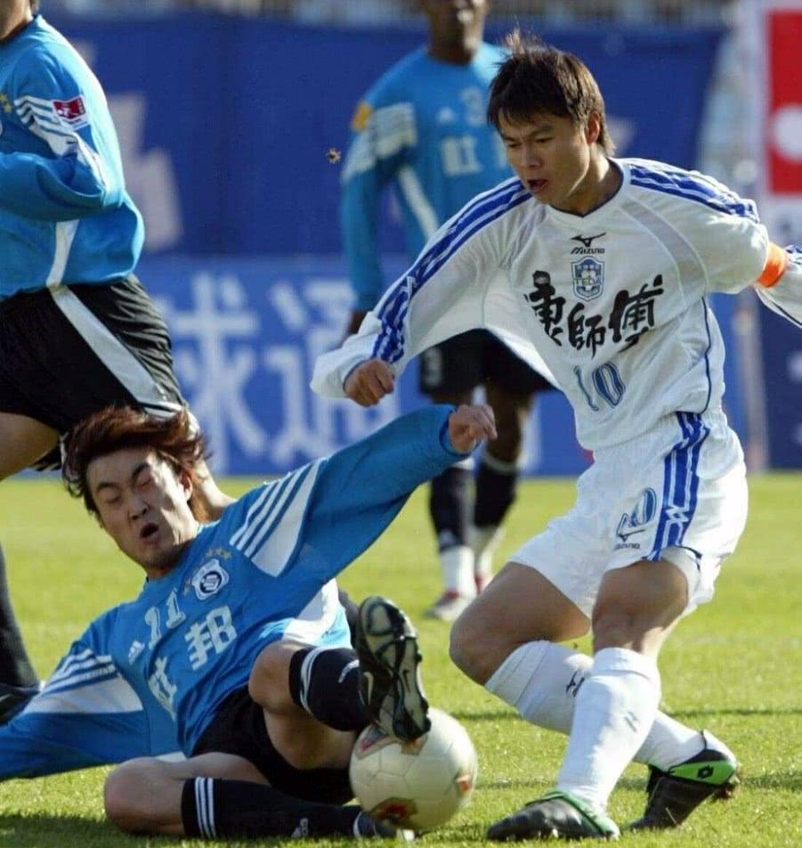 中超天津津门虎于根伟,于根伟在天津队20号球衣