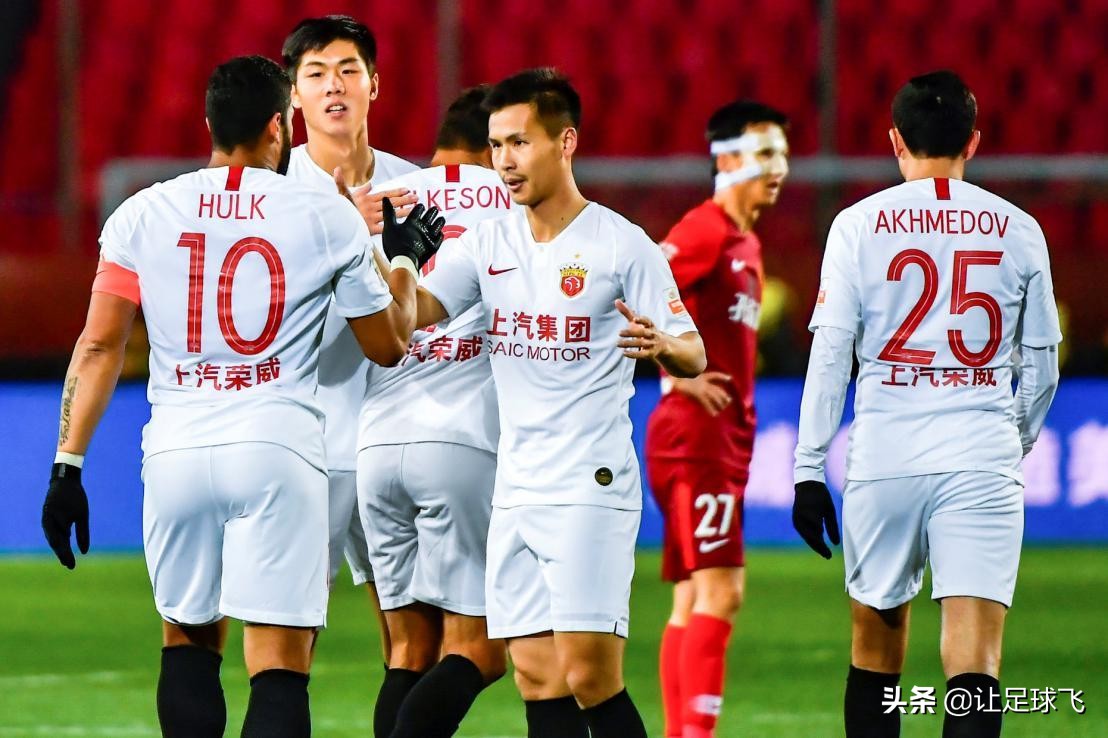 如何看待姜志鹏手臂骨折后入选国家队,并仍为俱乐部首发的行为?