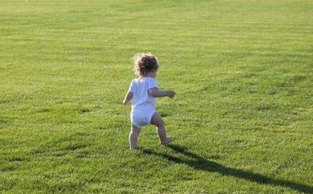 孩子走路的注意事项,小孩走路必经八个阶段