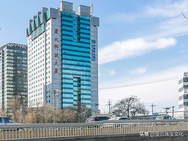 化妆品中的金箔有什么作用,化妆品里含有金箔是金子吗