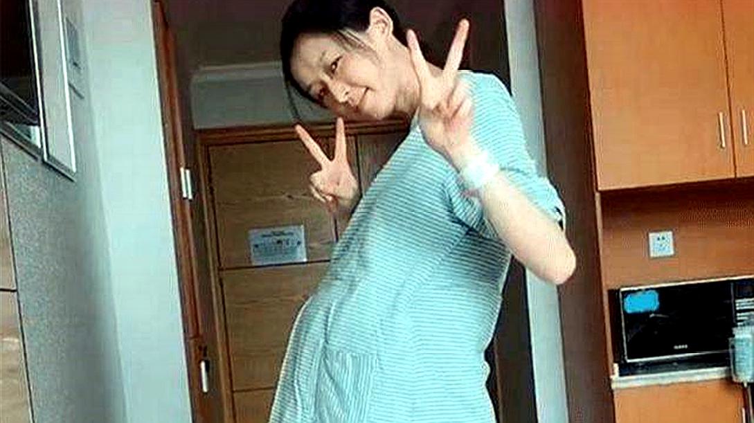 “这孕妇不是一般人”，宫开到二指，在待产室跳舞催生