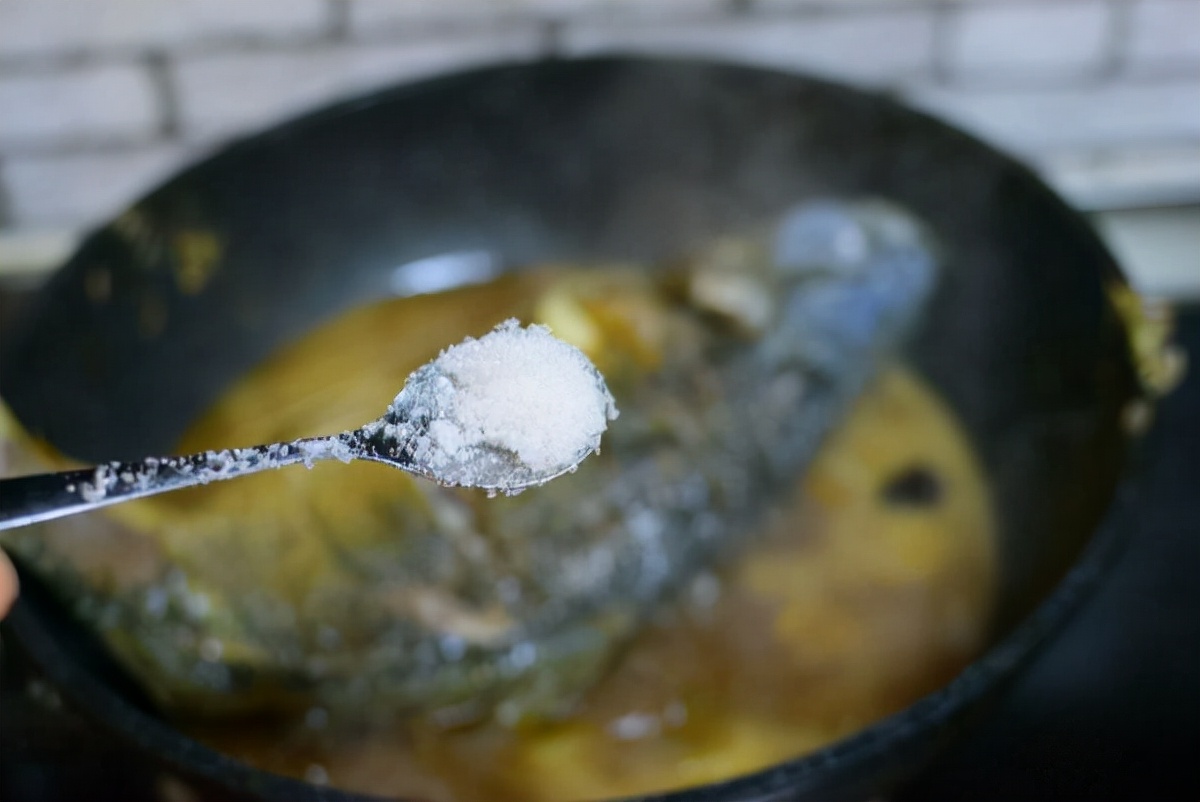 炖鱼肉怎么炖得又烂又香,炖鱼怎样才能让鱼肉入味