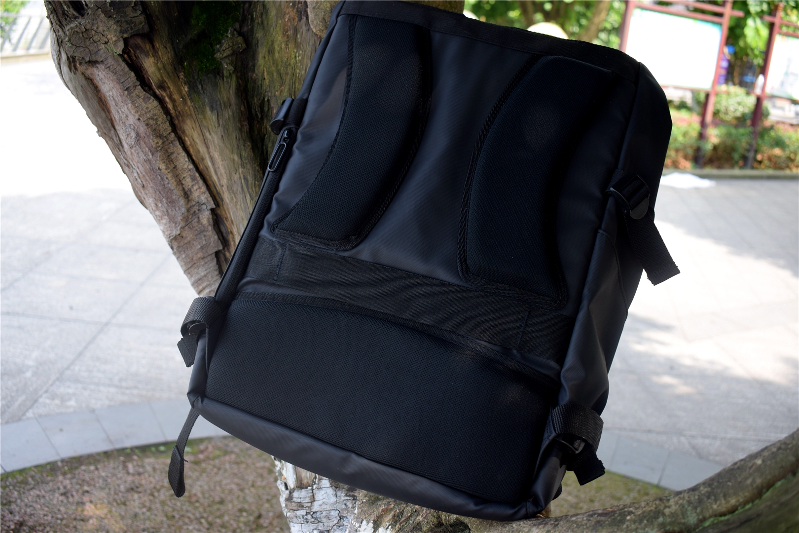 黑色软皮双肩包测评,耐脏双肩包测评