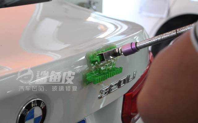 宝马3系剐蹭凹陷掉底漆如何修复,宝马3系凹陷修复视频