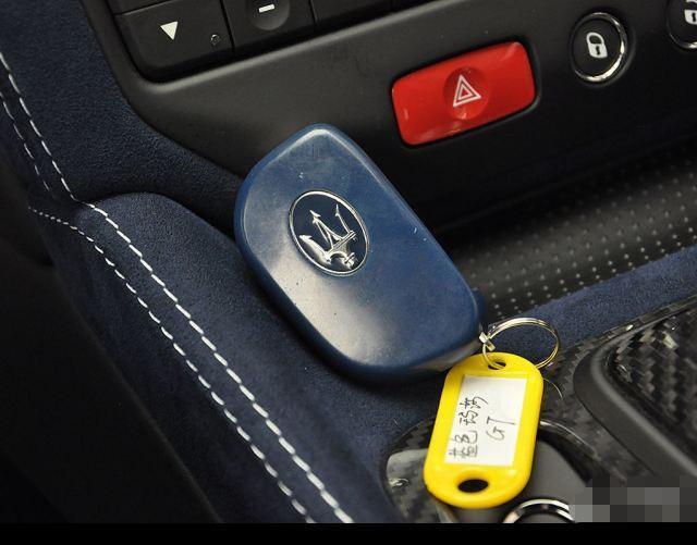 无钥匙车钥匙丢了怎么办,忘记带车钥匙怎么开锁