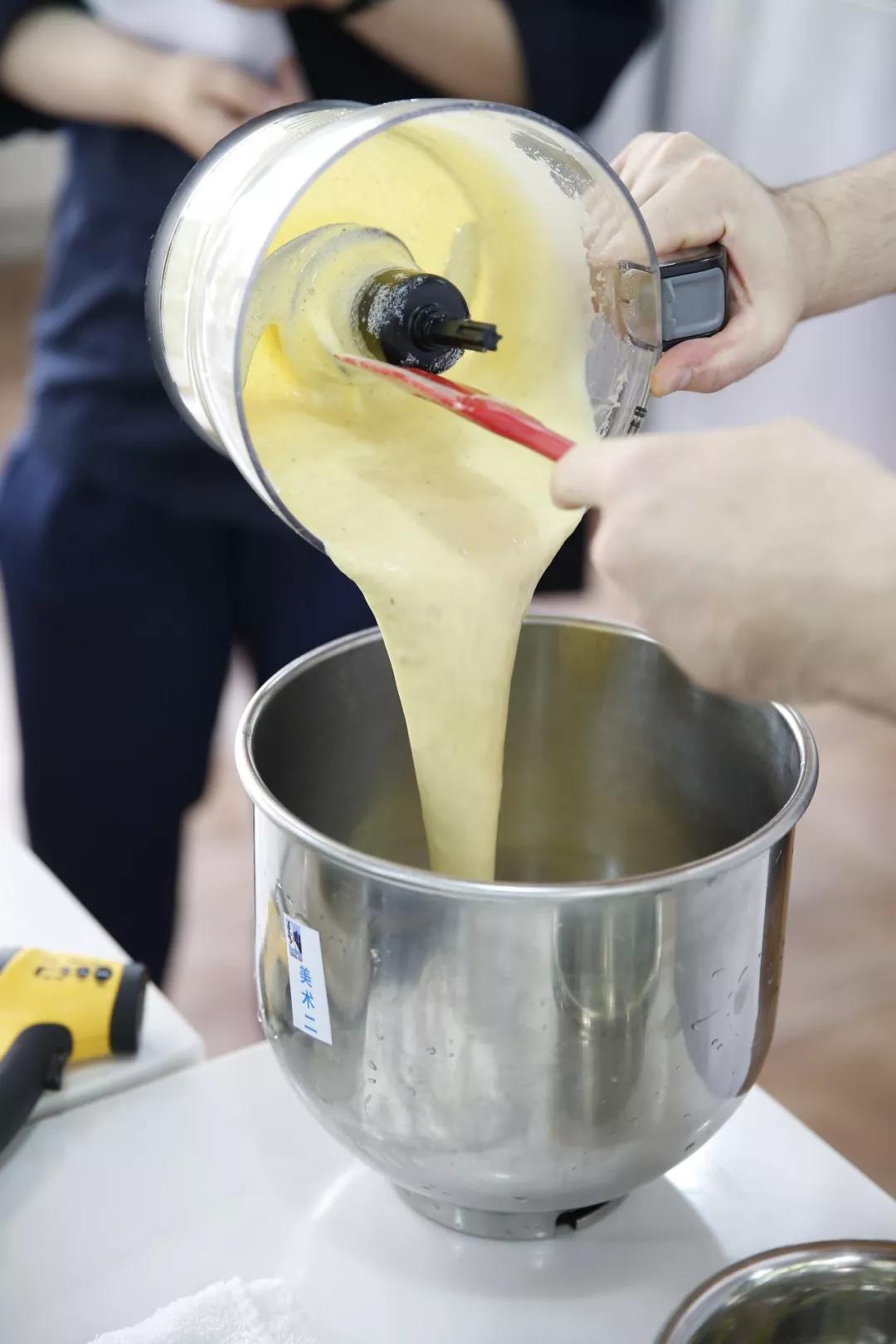 搅拌面团的最佳方法,面团的搅拌的过程