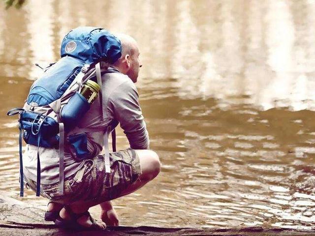 露营户外装备背包,户外装备轻便背包推荐