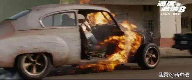 速8开头飙车拔掉的那根管子是干嘛的!为什么拔掉以后动力飙升!