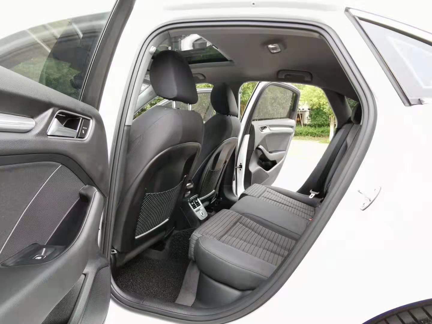 二手奥迪a3和高尔夫哪个值得买,奥迪A3豪华二手车