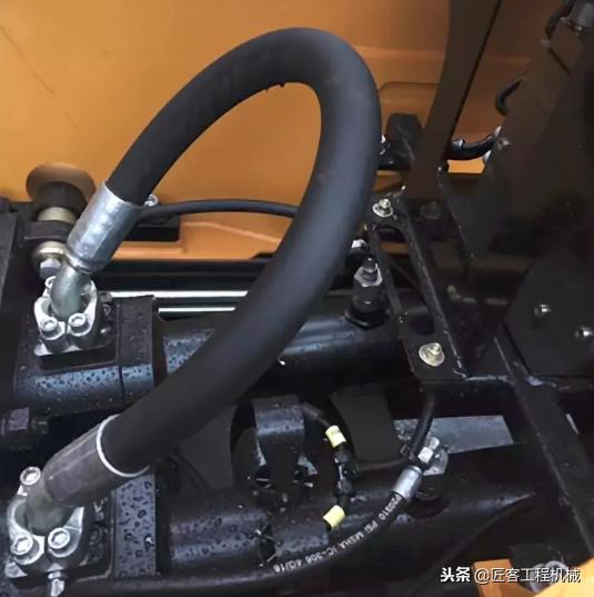 混凝土泵车神器,三一小型泵车15米农村专用