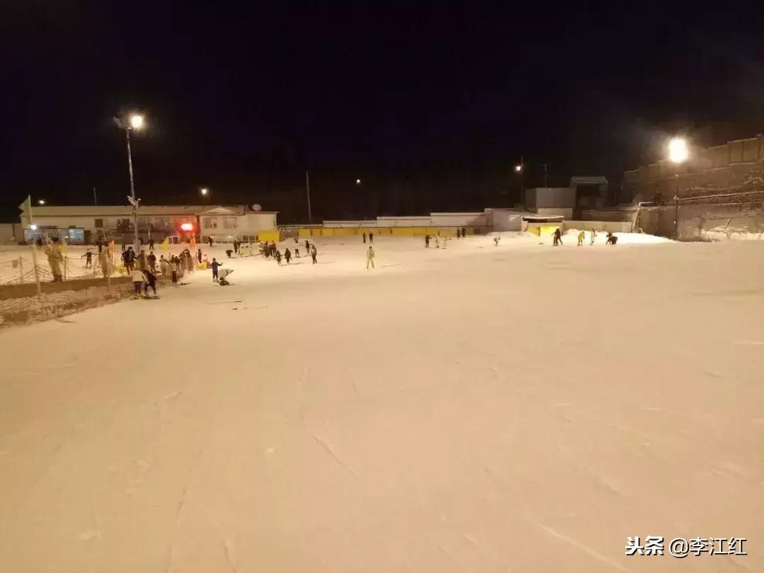 西安白鹿原滑雪场门票价格,西安高新区哪里有室内滑雪场