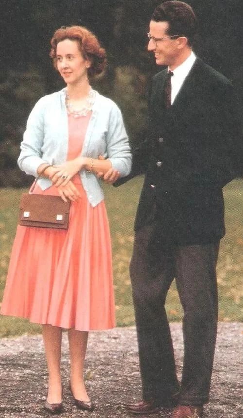 帅炸天，独宠不育王后33年，比利时“鲜肉”国王太苏了吧