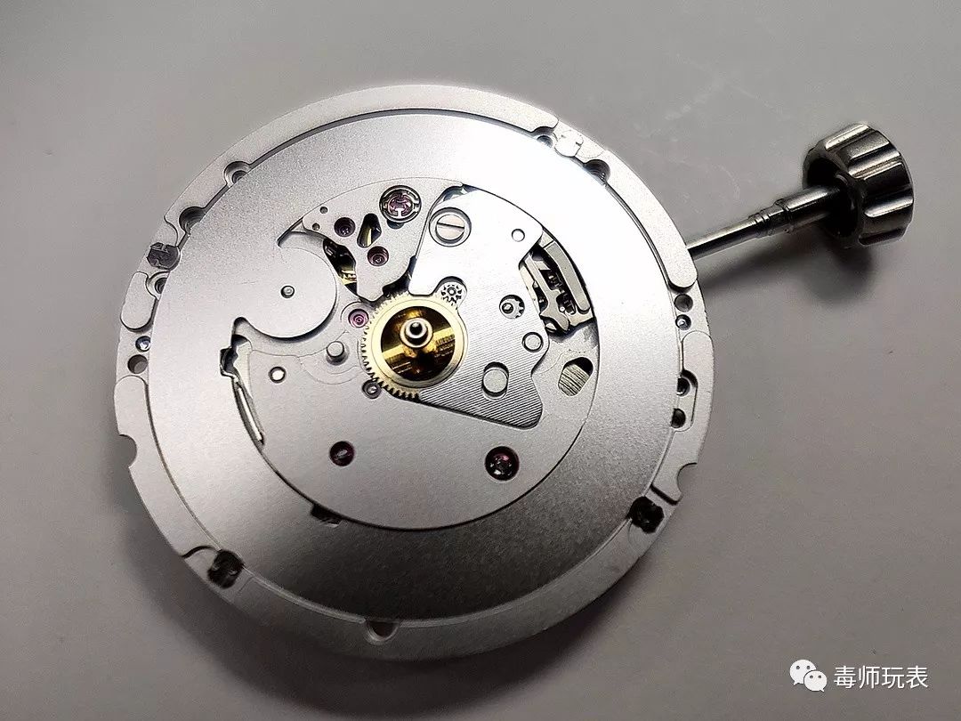 欧米茄海马300机芯是8800还是8806,欧米茄8800与8806机芯揭秘