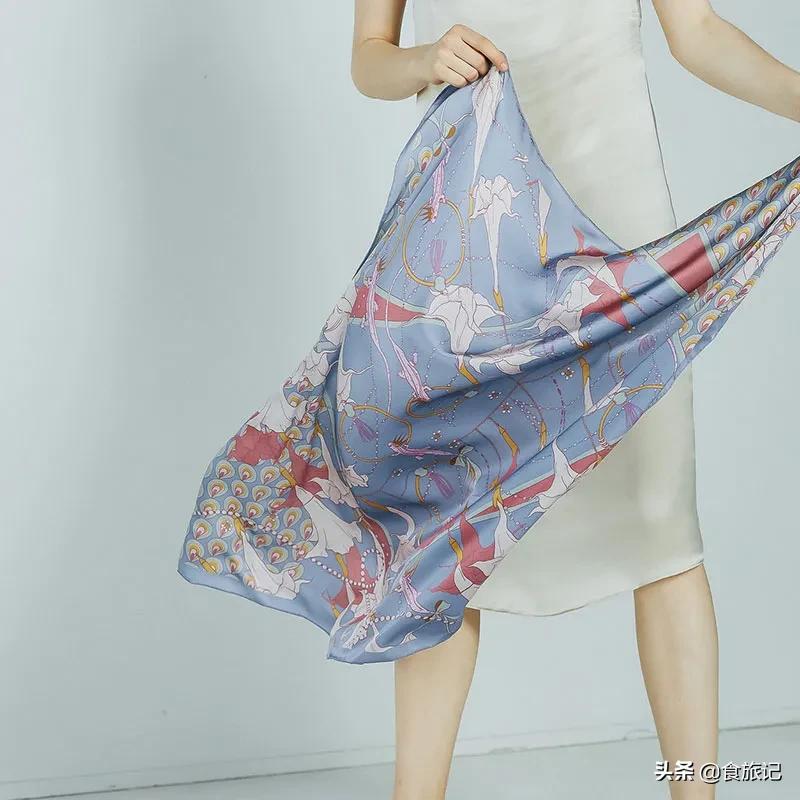 不要拒绝丝巾,正如不要拒绝春天