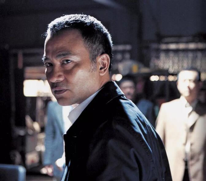 香港影星任达华参加活动时被捅伤，有网友爆料称，对方捅错了人