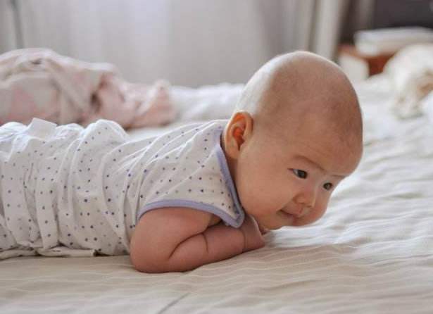 宝宝淹脖子需要怎么处理,宝宝淹脖子怎么办妈妈这样做