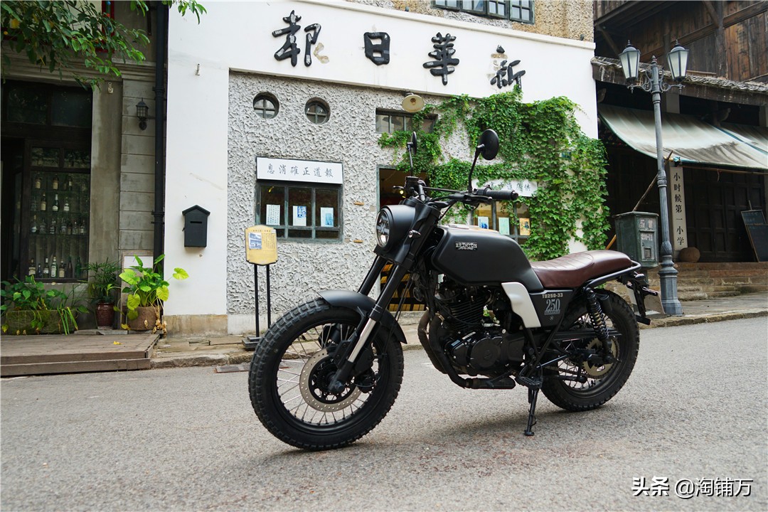 英伦复古机车250cc,望江布雷斯通150复古摩托车带abs吗