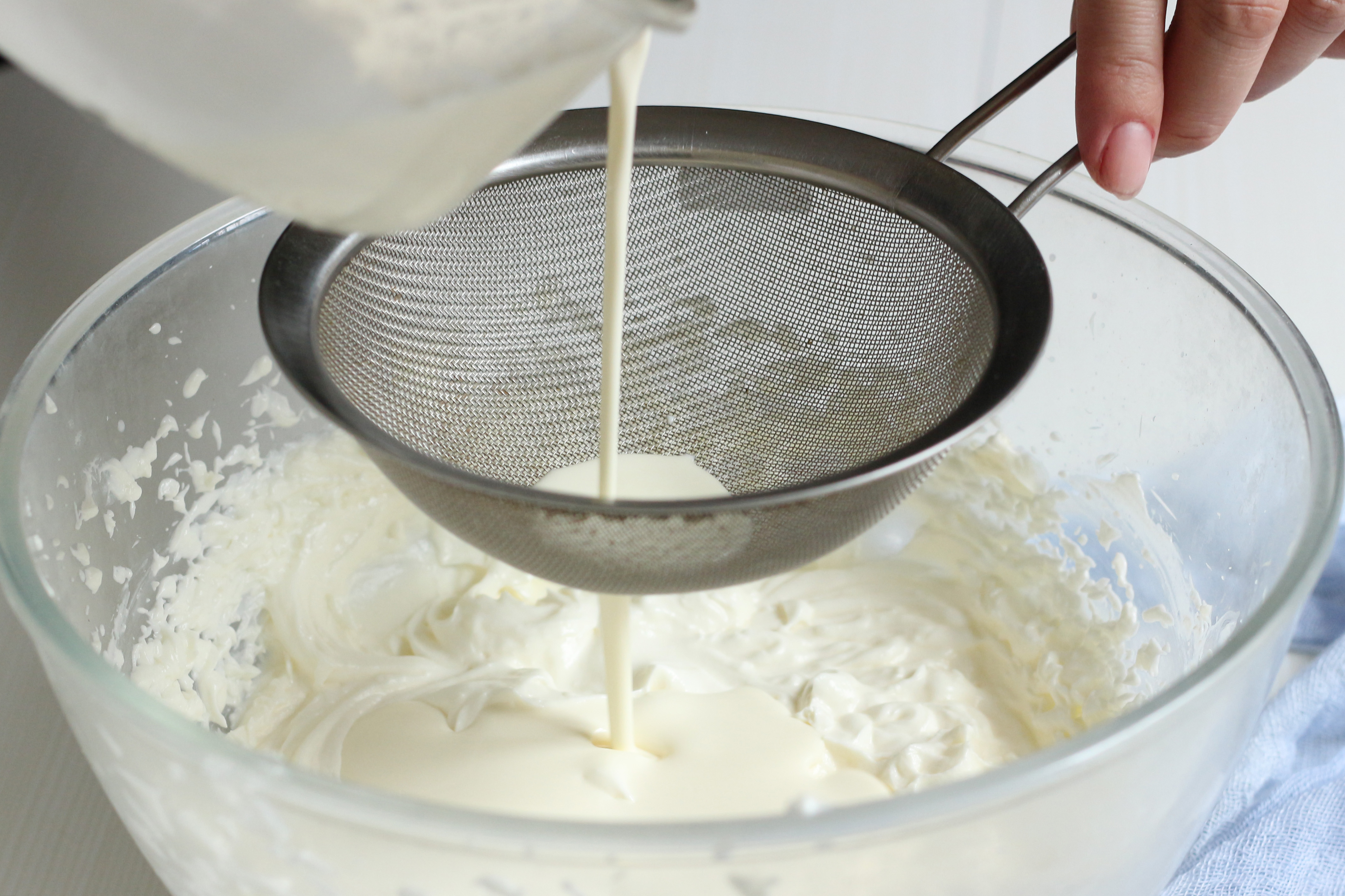 教你做不用打蛋器的蛋糕,新手学做蛋糕抹面裱花