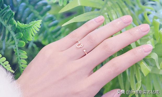 戒指的戴法和意义戴哪个手指,戒指的戴法和意义十个手指随便戴