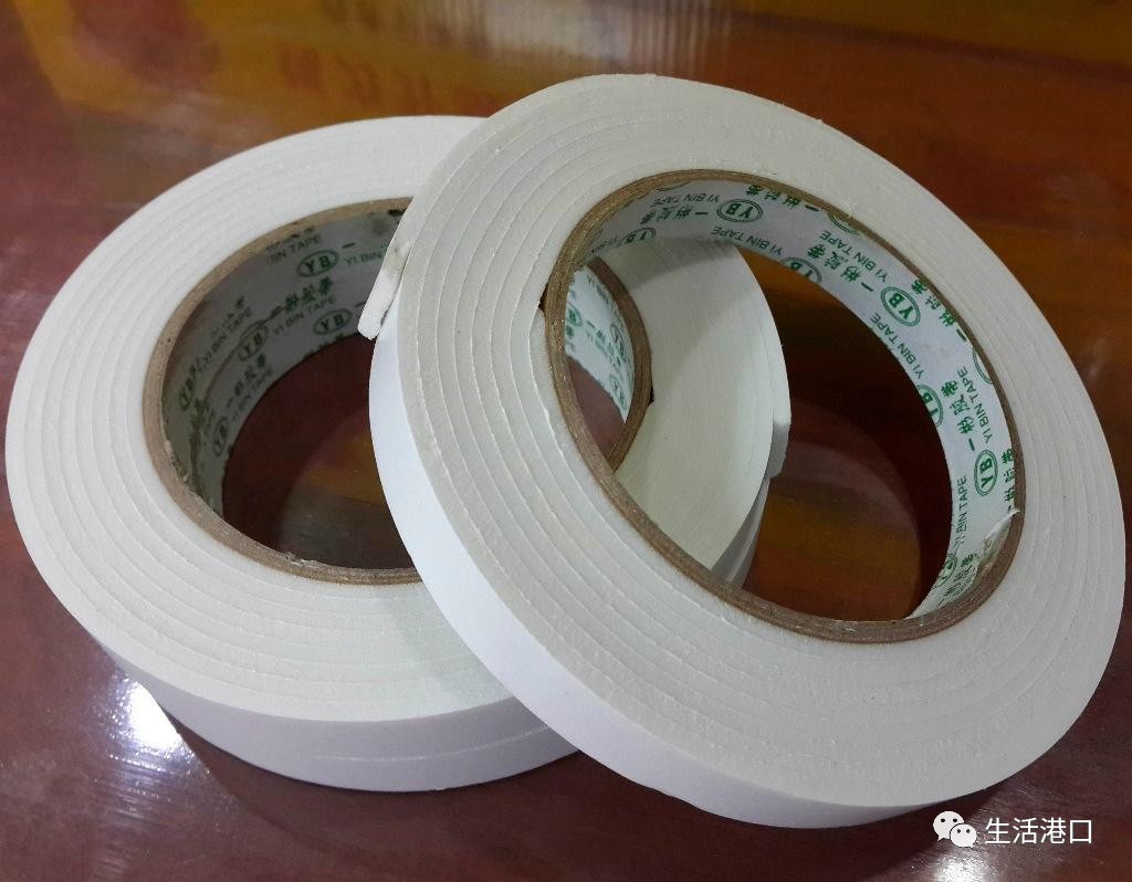 泡沫胶弄到手上怎么能洗掉,泡沫胶弄到衣服上怎么洗掉