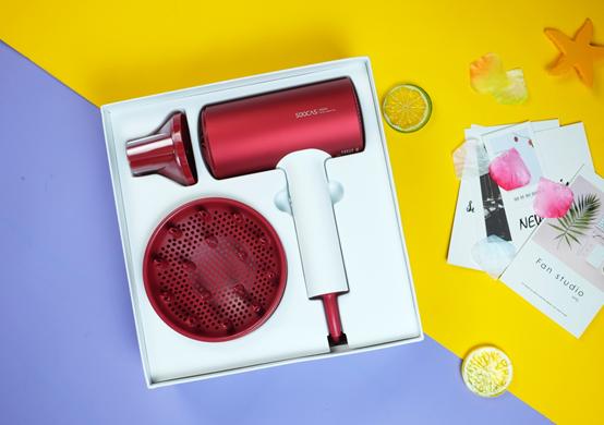 头发风一吹毛躁干枯怎么处理,头发干枯毛躁和吹风机有关吗