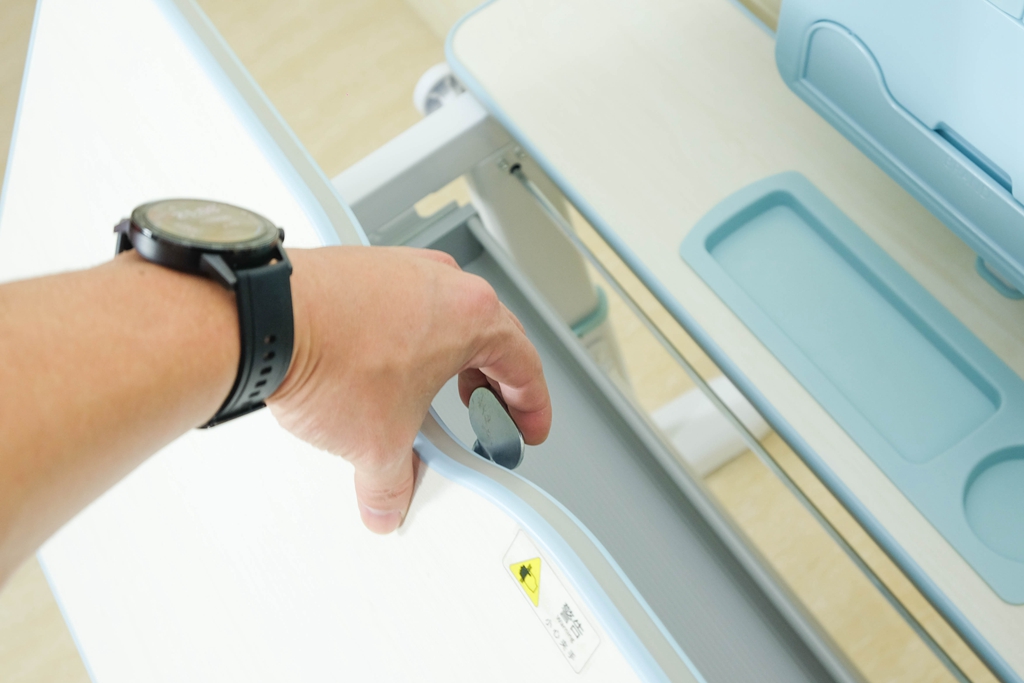 儿童简易爱果乐学习桌椅,爱果乐萌芽椅怎么样