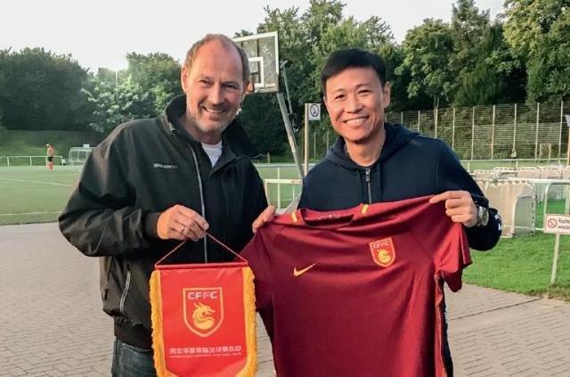 抗战名将之后区楚良，身高1米8的矮小守门员，妻子是跳水冠军