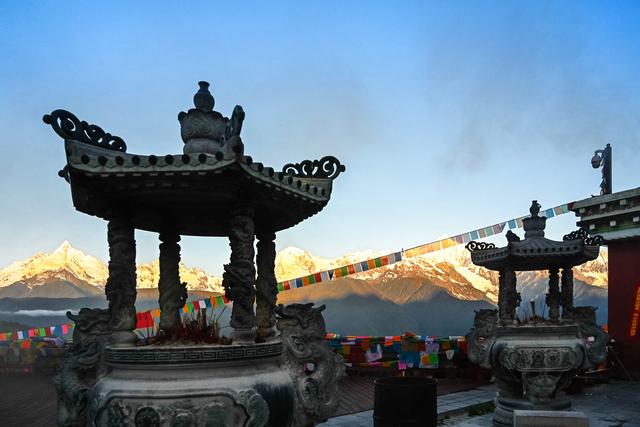 仰望雷克萨斯,卡瓦格博是什么神