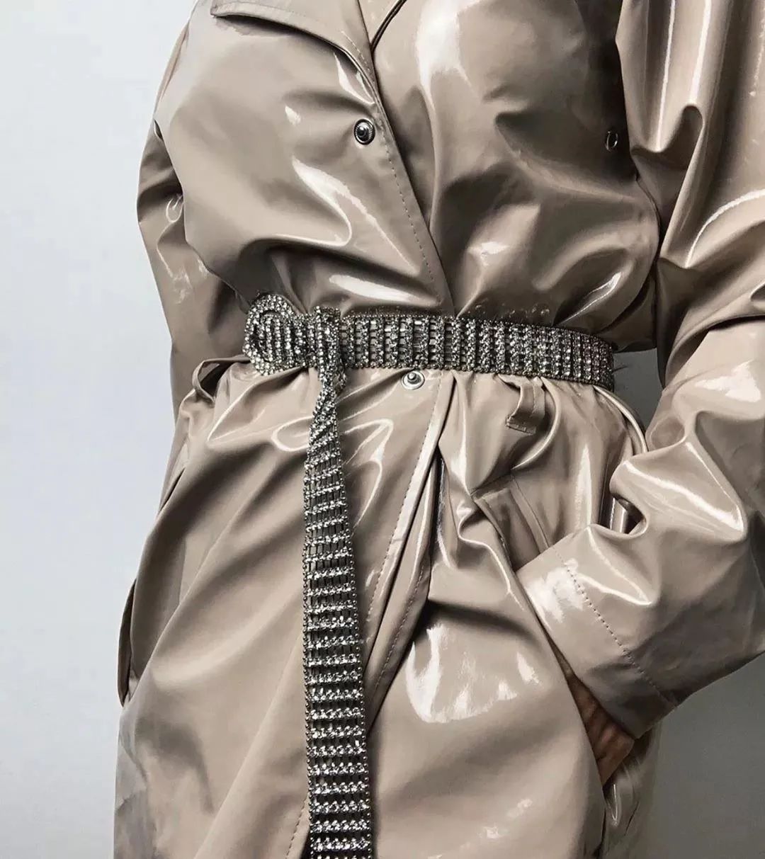 雨衣全身防暴雨好看,雨衣既能防水还能御寒