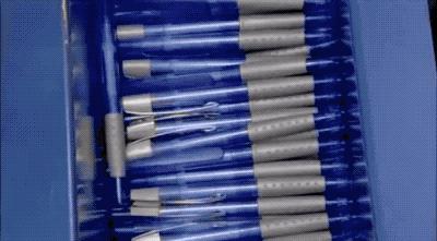 圆珠笔按下去弹不回来怎么办,圆珠笔一按就出水什么意思